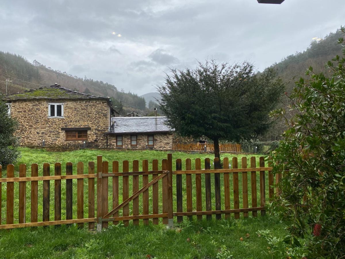 Casas Rurales Tareira En Taramundi Exterior photo